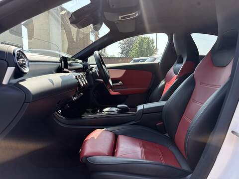 Mercedes-Benz CLA CLA180 AMG Line - U698