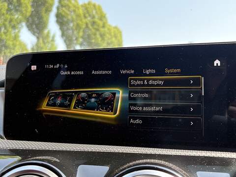 Mercedes-Benz CLA CLA180 AMG Line - U698