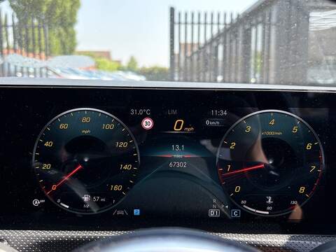 Mercedes-Benz CLA CLA180 AMG Line - U698