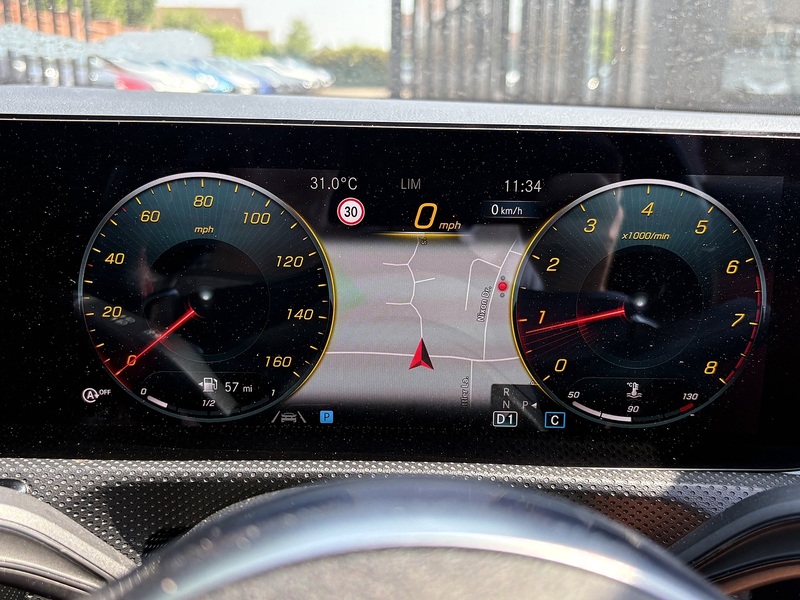 Mercedes-Benz CLA CLA180 AMG Line - U698