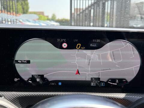 Mercedes-Benz CLA CLA180 AMG Line - U698