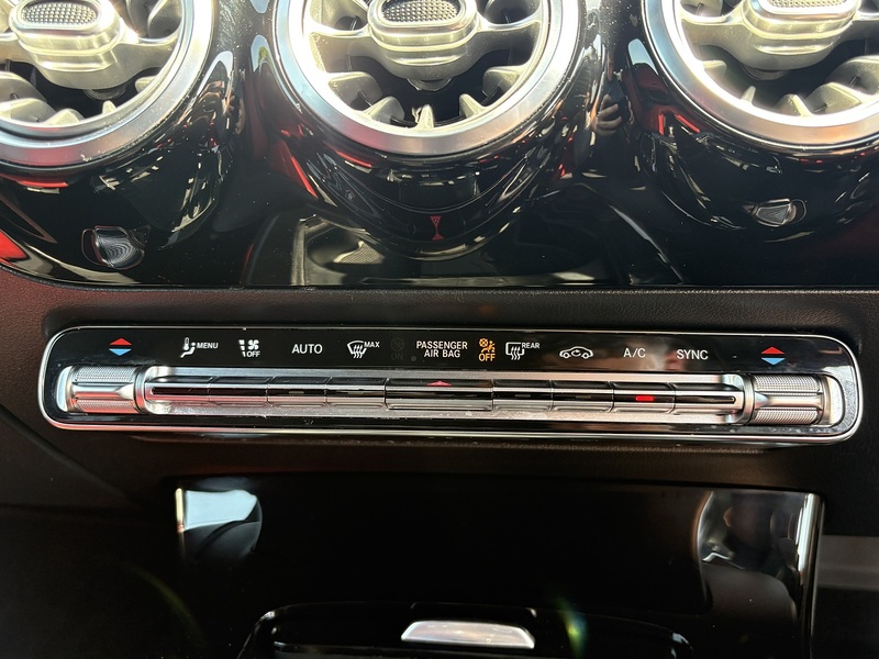 Mercedes-Benz CLA CLA180 AMG Line - U698