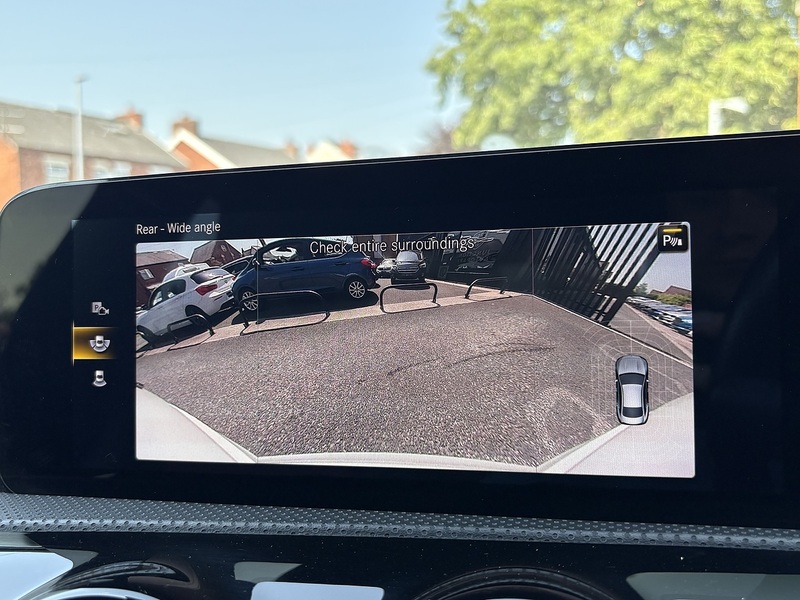 Mercedes-Benz CLA CLA180 AMG Line - U698