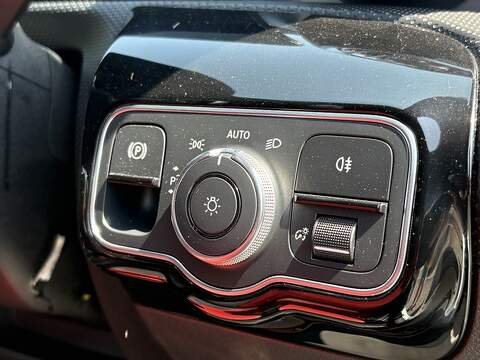 Mercedes-Benz CLA CLA180 AMG Line - U698