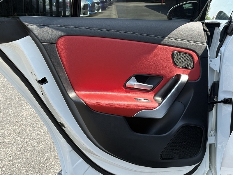 Mercedes-Benz CLA CLA180 AMG Line - U698