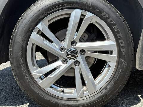 Volkswagen T-Roc TSI R-Line - U699