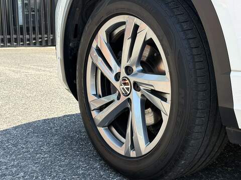Volkswagen T-Roc TSI R-Line - U699