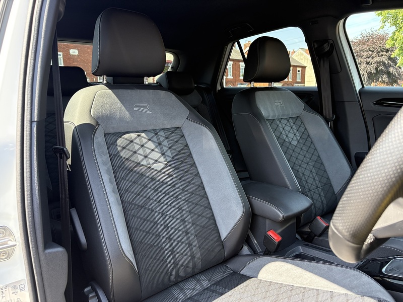 Volkswagen T-Roc TSI R-Line - U699