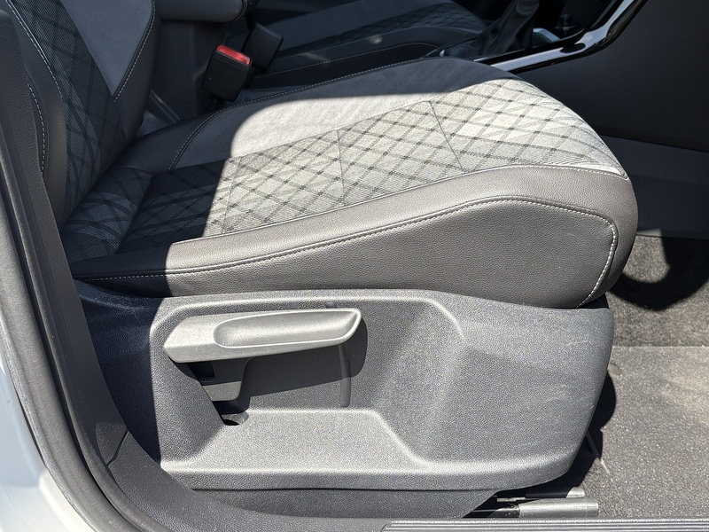 Volkswagen T-Roc TSI R-Line - U699