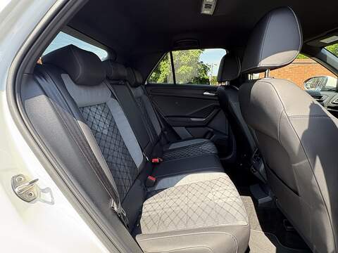Volkswagen T-Roc TSI R-Line - U699