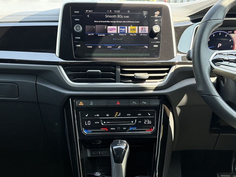 Volkswagen T-Roc TSI R-Line - U699