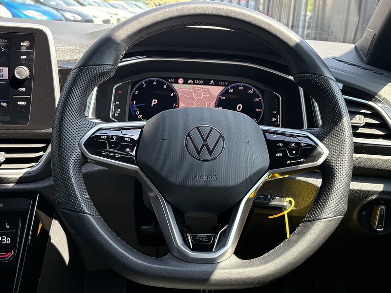 Volkswagen T-Roc TSI R-Line - U699