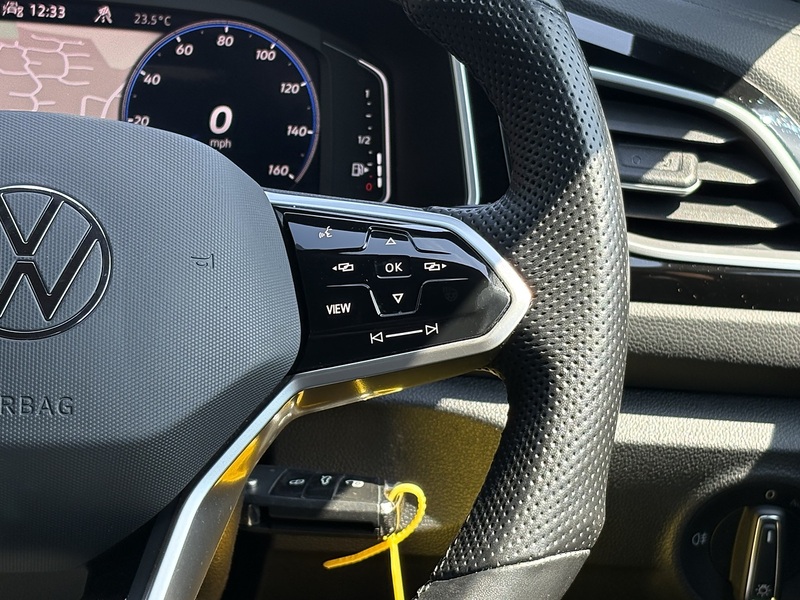 Volkswagen T-Roc TSI R-Line - U699