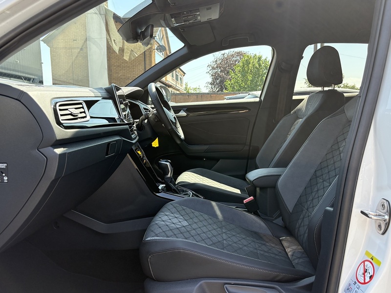 Volkswagen T-Roc TSI R-Line - U699
