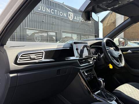 Volkswagen T-Roc TSI R-Line - U699