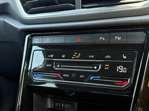 Volkswagen T-Roc TSI R-Line - U699