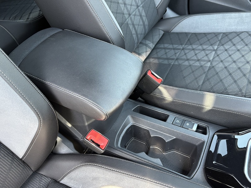 Volkswagen T-Roc TSI R-Line - U699