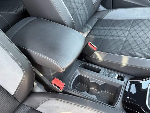 Volkswagen T-Roc TSI R-Line - U699