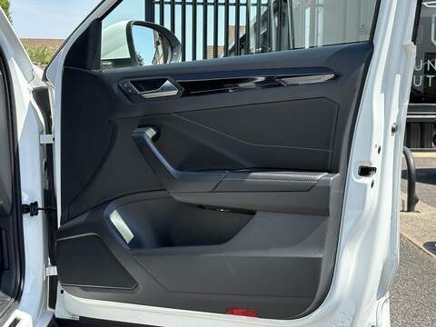 Volkswagen T-Roc TSI R-Line - U699