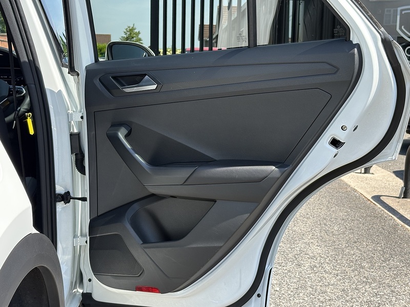Volkswagen T-Roc TSI R-Line - U699