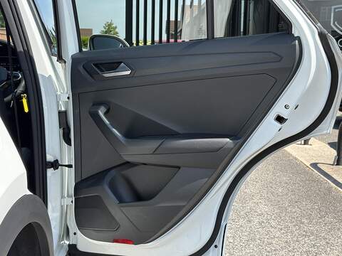 Volkswagen T-Roc TSI R-Line - U699