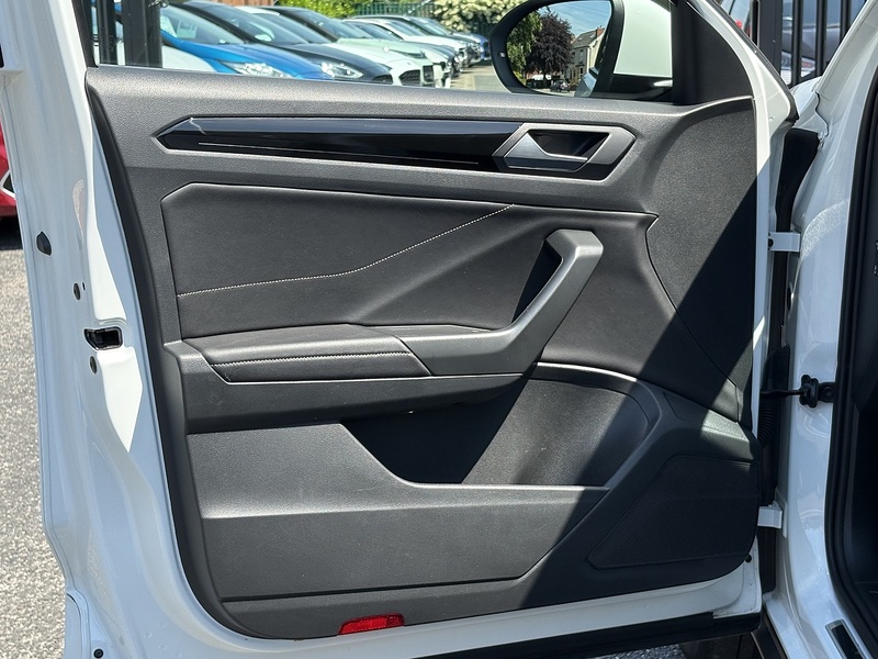 Volkswagen T-Roc TSI R-Line - U699
