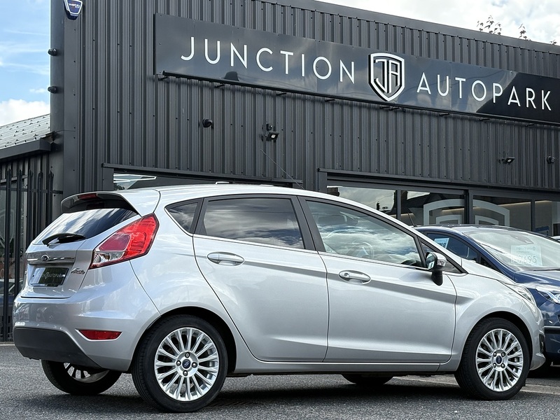 Ford Fiesta T EcoBoost Titanium - U702