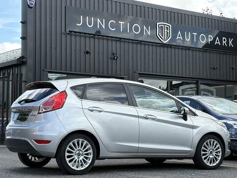 Ford Fiesta T EcoBoost Titanium - U702