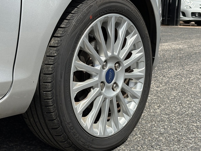 Ford Fiesta T EcoBoost Titanium - U702