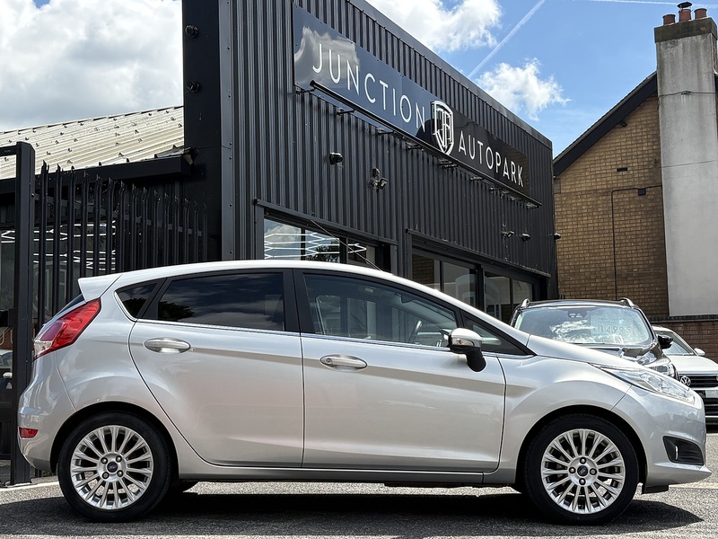 Ford Fiesta T EcoBoost Titanium - U702