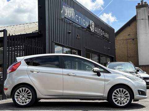 Ford Fiesta T EcoBoost Titanium - U702
