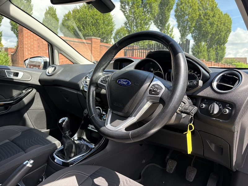 Ford Fiesta T EcoBoost Titanium - U702