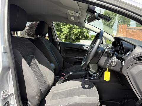 Ford Fiesta T EcoBoost Titanium - U702