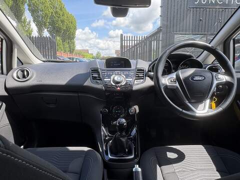 Ford Fiesta T EcoBoost Titanium - U702