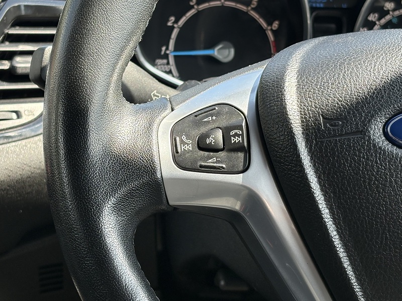 Ford Fiesta T EcoBoost Titanium - U702