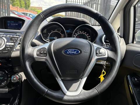 Ford Fiesta T EcoBoost Titanium - U702