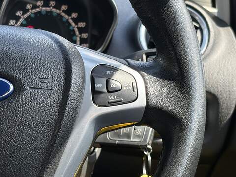 Ford Fiesta T EcoBoost Titanium - U702