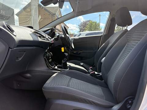 Ford Fiesta T EcoBoost Titanium - U702