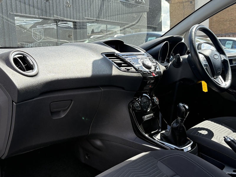 Ford Fiesta T EcoBoost Titanium - U702