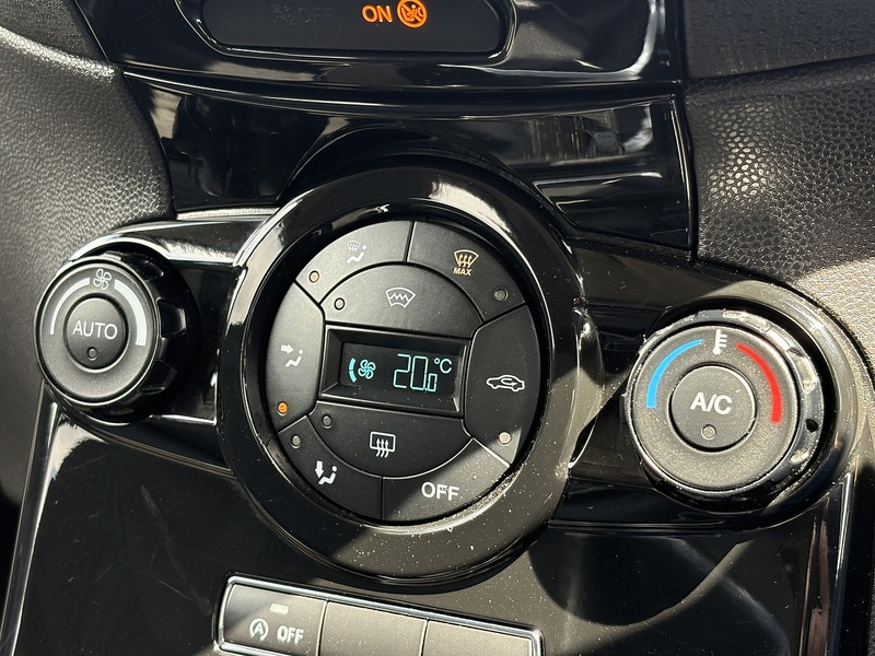 Ford Fiesta T EcoBoost Titanium - U702