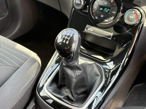 Ford Fiesta T EcoBoost Titanium - U702