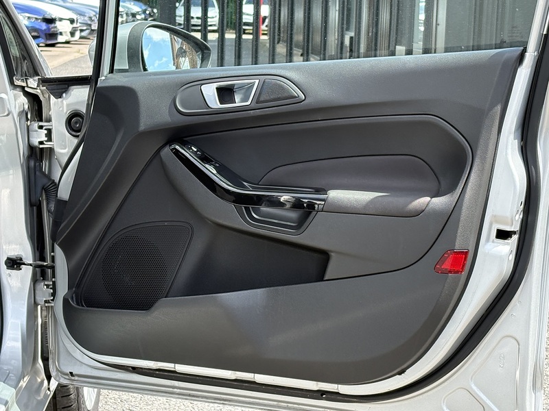 Ford Fiesta T EcoBoost Titanium - U702