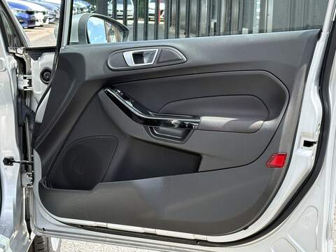 Ford Fiesta T EcoBoost Titanium - U702