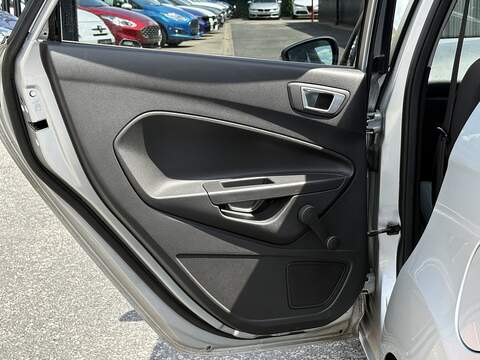 Ford Fiesta T EcoBoost Titanium - U702