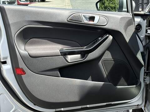 Ford Fiesta T EcoBoost Titanium - U702