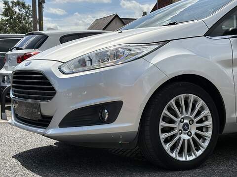 Ford Fiesta T EcoBoost Titanium - U702