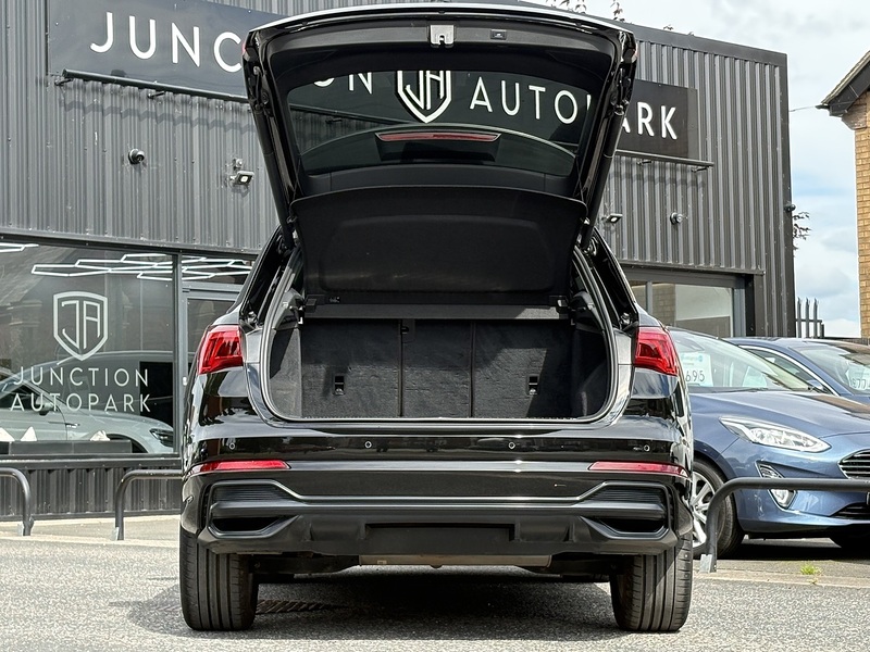Audi Q3 TFSI CoD S line - U710