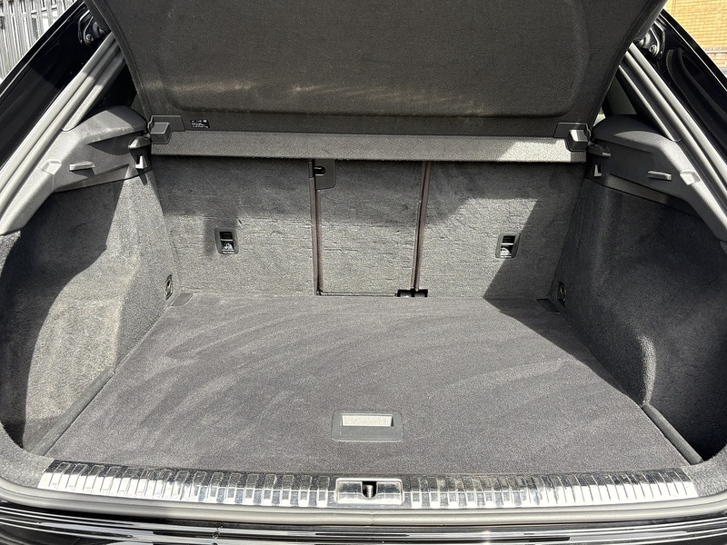 Audi Q3 TFSI CoD S line - U710