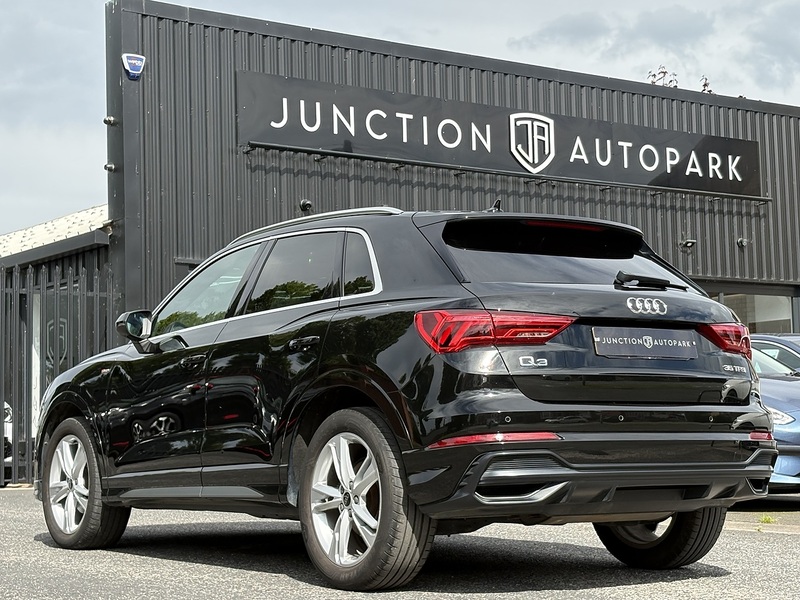 Audi Q3 TFSI CoD S line - U710