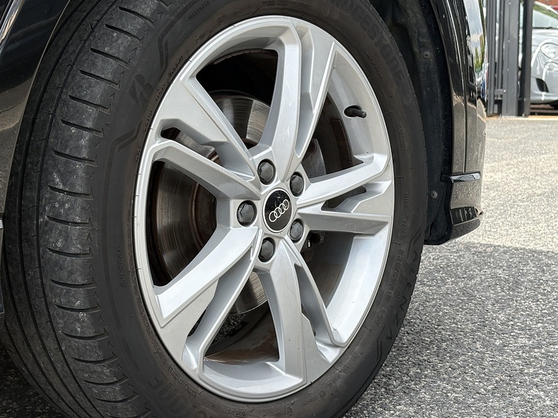 Audi Q3 TFSI CoD S line - U710